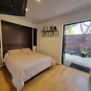  Holiday home Venice With Large Private Patio Steps To The