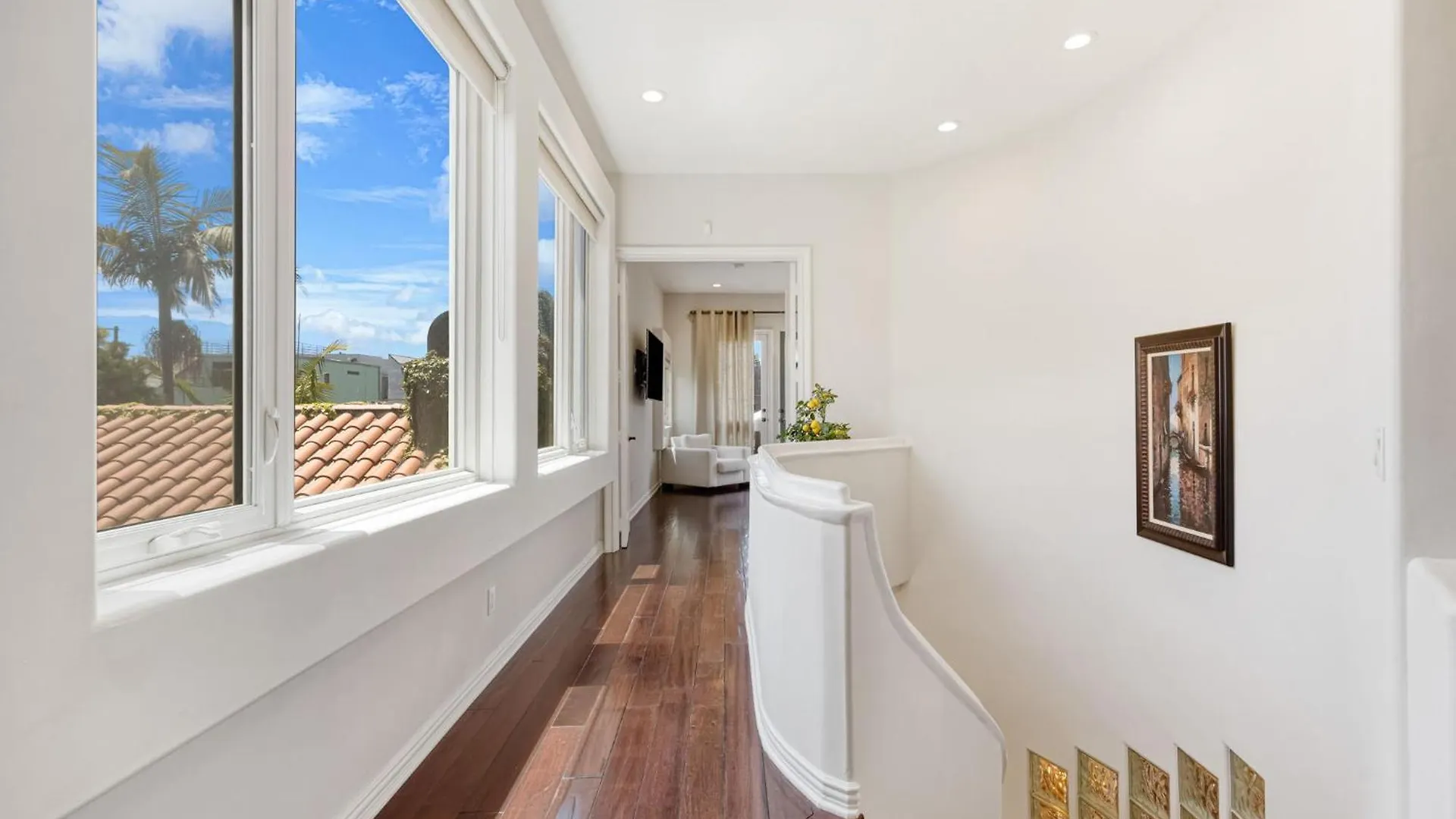 The Canal Escape - Canal-Front Italian Villa Los Angeles United States